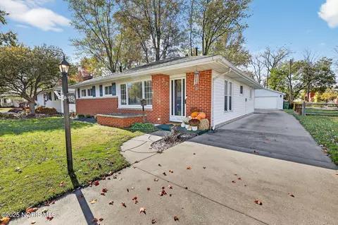1059 Leith St, Maumee, OH 43537 photo 5