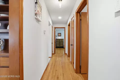 Entry Way - 1200 5th St, Findlay, OH 45840 photo 3 of 5