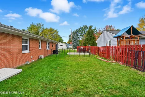 Exterior - 1200 5th St, Findlay, OH 45840 photo 6 of 9