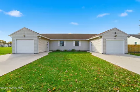 711 Hart Ave, Fostoria, OH 44830