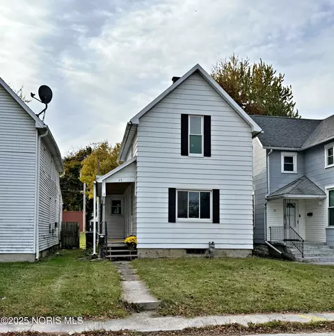23 Minerva St, Tiffin, OH 44883