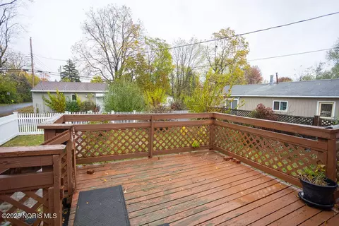 Exterior - 200 Edgar Ave, Findlay, OH 45840 photo 4 of 5