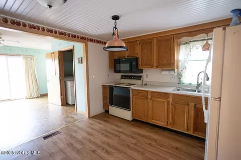 Kitchen - 200 Edgar Ave, Findlay, OH 45840 photo 1 of 2