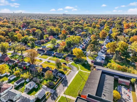 View/Area - 2855 Castleton Ave, Toledo, OH 43613 photo 3 of 11