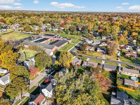 View/Area - 2855 Castleton Ave, Toledo, OH 43613 photo 9 of 11