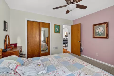 Bedroom - 2855 Castleton Ave, Toledo, OH 43613 photo 3 of 5