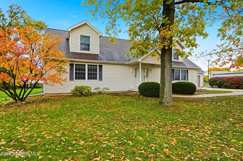 5053 Bennett Rd, Toledo, OH 43612