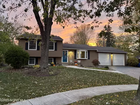 130 Cedar Ct, Perrysburg, OH 43551