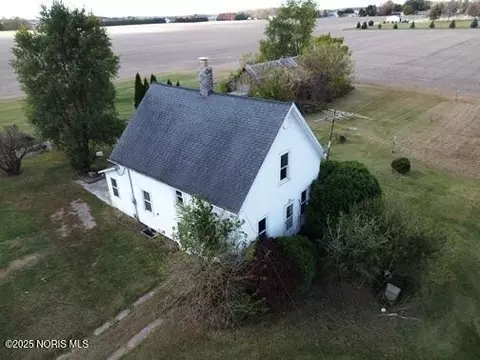 110 Hinkle St, Lyons, OH 43533 photo 2