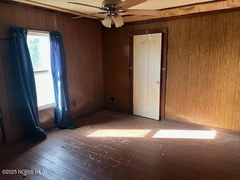 110 Hinkle St, Lyons, OH 43533 photo 3