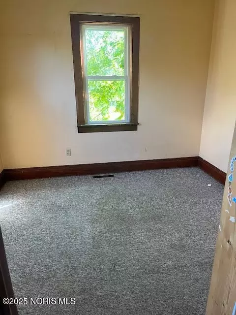 110 Hinkle St, Lyons, OH 43533 photo 6