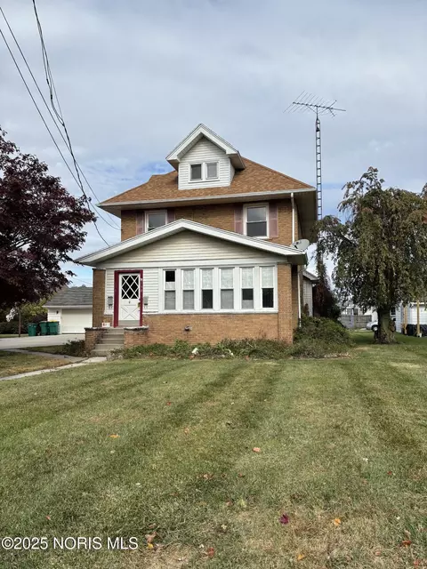 130 Eagle Point Rd, Rossford, OH 43460