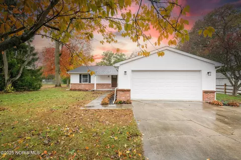 6388 Weckerly Rd, Whitehouse, OH 43571