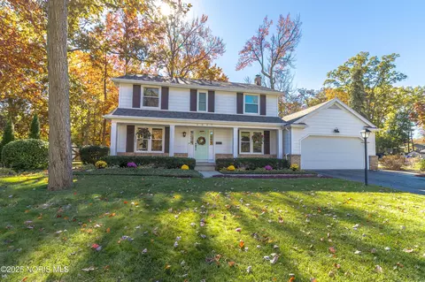 6807 Gettysburg Dr, Sylvania, OH 43560