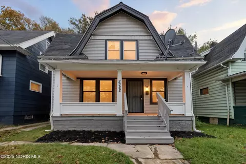 2322 Upton Ave, Toledo, OH 43606