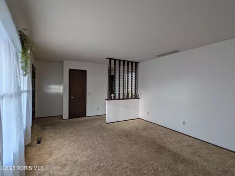 Living - 832 E Graceway Dr, Napoleon, OH 43545 photo 3 of 4