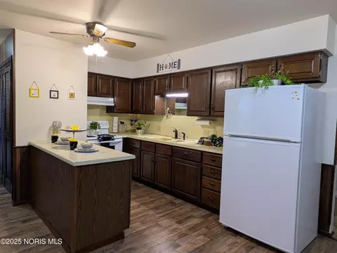 Kitchen - 832 E Graceway Dr, Napoleon, OH 43545 photo 1 of 1