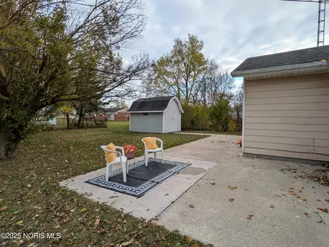 Exterior - 832 E Graceway Dr, Napoleon, OH 43545 photo 2 of 6