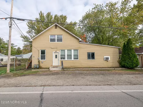 2001 Lilias Dr, Oregon, OH 43616