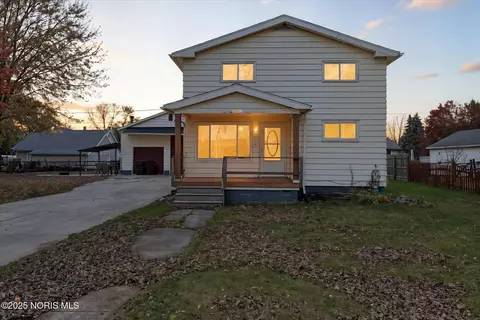 29453 Harriet St, Millbury, OH 43447