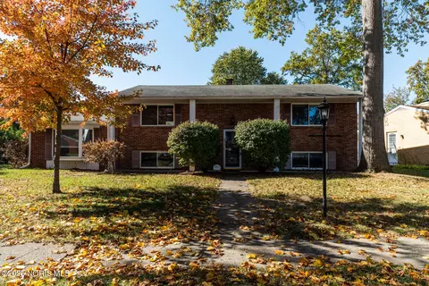 6033 Everwood Rd, Toledo, OH 43613