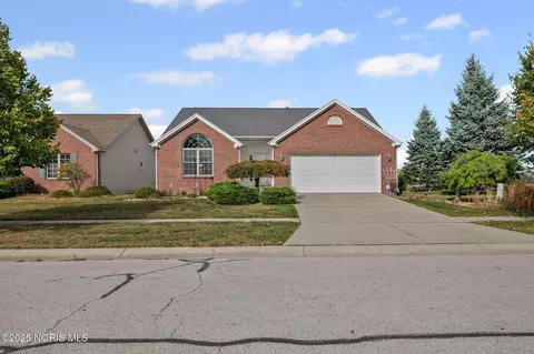 10732 S Lakes Dr, Perrysburg, OH 43551