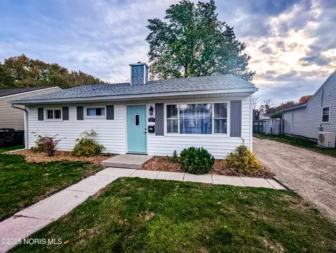 727 Glenwood Ave, Fostoria, OH 44830
