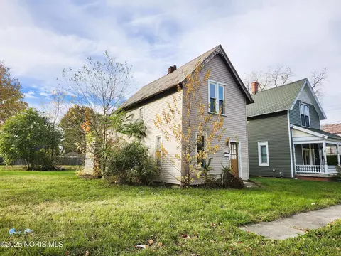 325 Mcdougal St, Fostoria, OH 44830