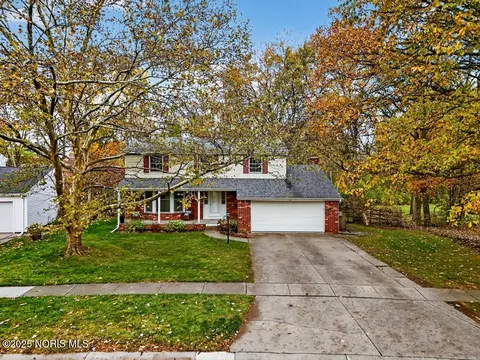 912 Bexley Dr, Perrysburg, OH 43551