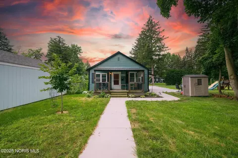 522 W 7th St, Perrysburg, OH 43551