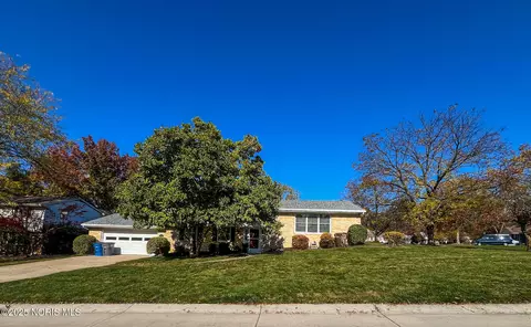4784 Santa Maria Dr, Toledo, OH 43614