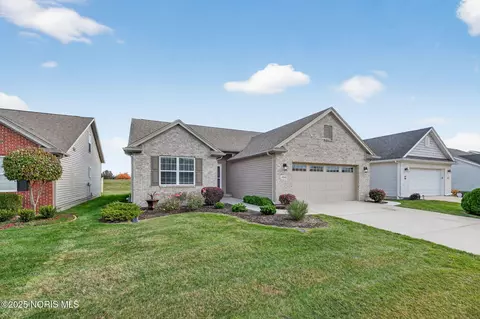 4161 Grande Lake Dr, Maumee, OH 43537