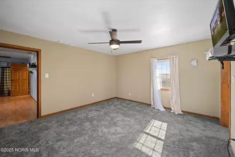 Bedroom - 3374 Co Rd J, Deshler, OH 43516 photo 6 of 9