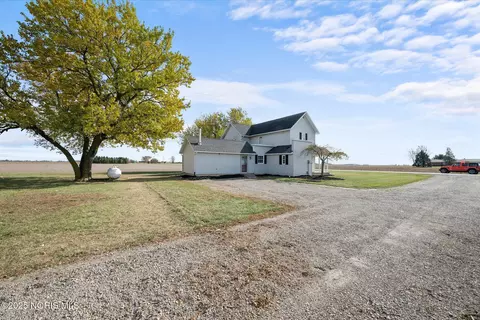 Exterior - 3374 Co Rd J, Deshler, OH 43516 photo 6 of 9