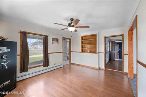Living - 3374 Co Rd J, Deshler, OH 43516 photo 4 of 4