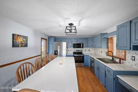 Kitchen - 3374 Co Rd J, Deshler, OH 43516 photo 2 of 3