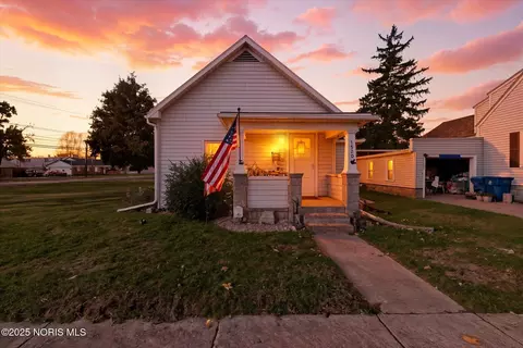 1520 Fenwick St, Fremont, OH 43420