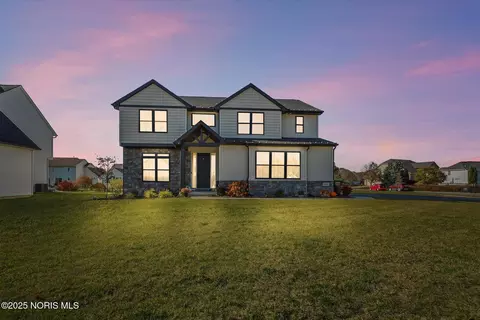 6035 Walnut Springs Blvd, Sylvania, OH 43560