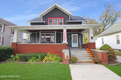424 Monroe St, Port Clinton, OH 43452