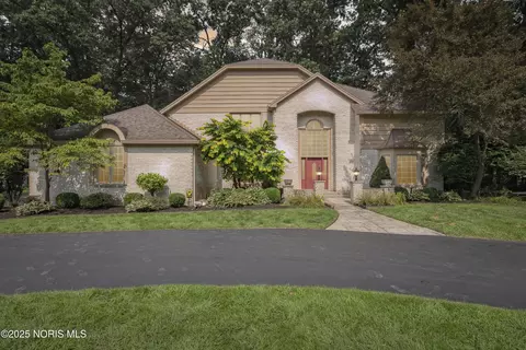 4816 Sunwood Dr, Toledo, OH 43623