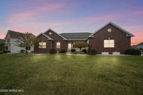 9646 Fieldstone Ln, Sylvania, OH 43560