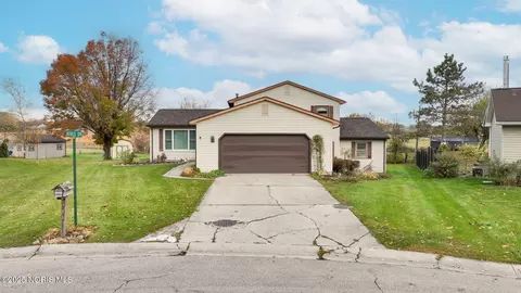 911 Doris Dr, Wauseon, OH 43567