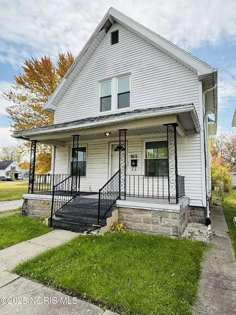 915 Nesslewood Ave, Toledo, OH 43610
