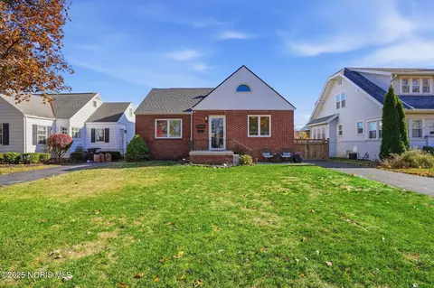 1621 S Main St, Findlay, OH 45840