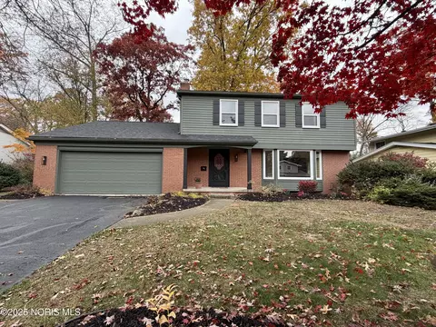 6846 Fredericksburg Dr, Sylvania, OH 43560