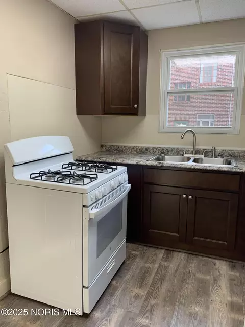 Kitchen - 1427 Potomac Dr, Toledo, OH 43607 photo 1 of 3