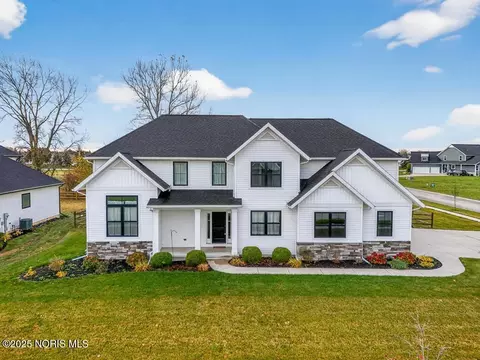 7325 Violet Ln, Maumee, OH 43537