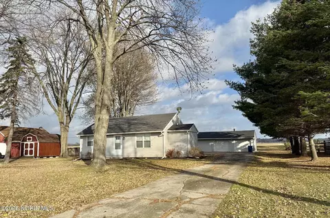 445 S Yondota Rd, Curtice, OH 43412