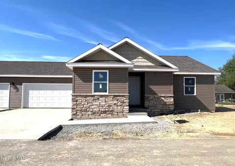 987 Greenbrier Rd #137, Upper Sandusky, OH 43351