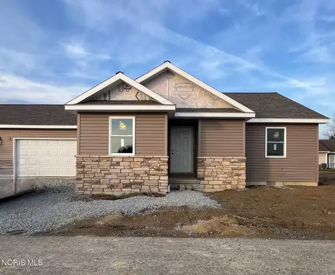 987 Greenbrier Rd #137, Upper Sandusky, OH 43351